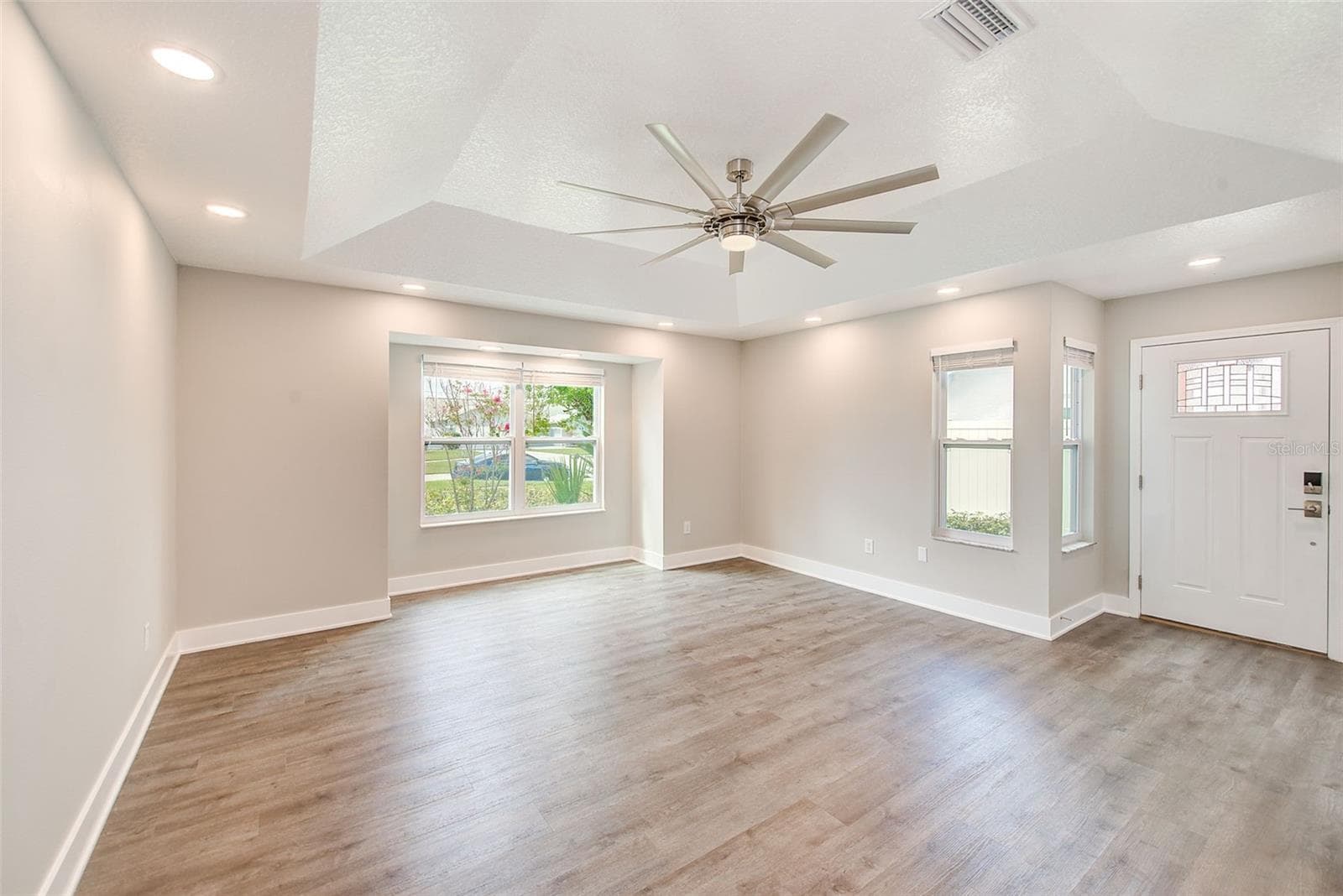 Single Family Residence at 3106 FEATHERWOOD CT, CLEARWATER, photo 6 of 57