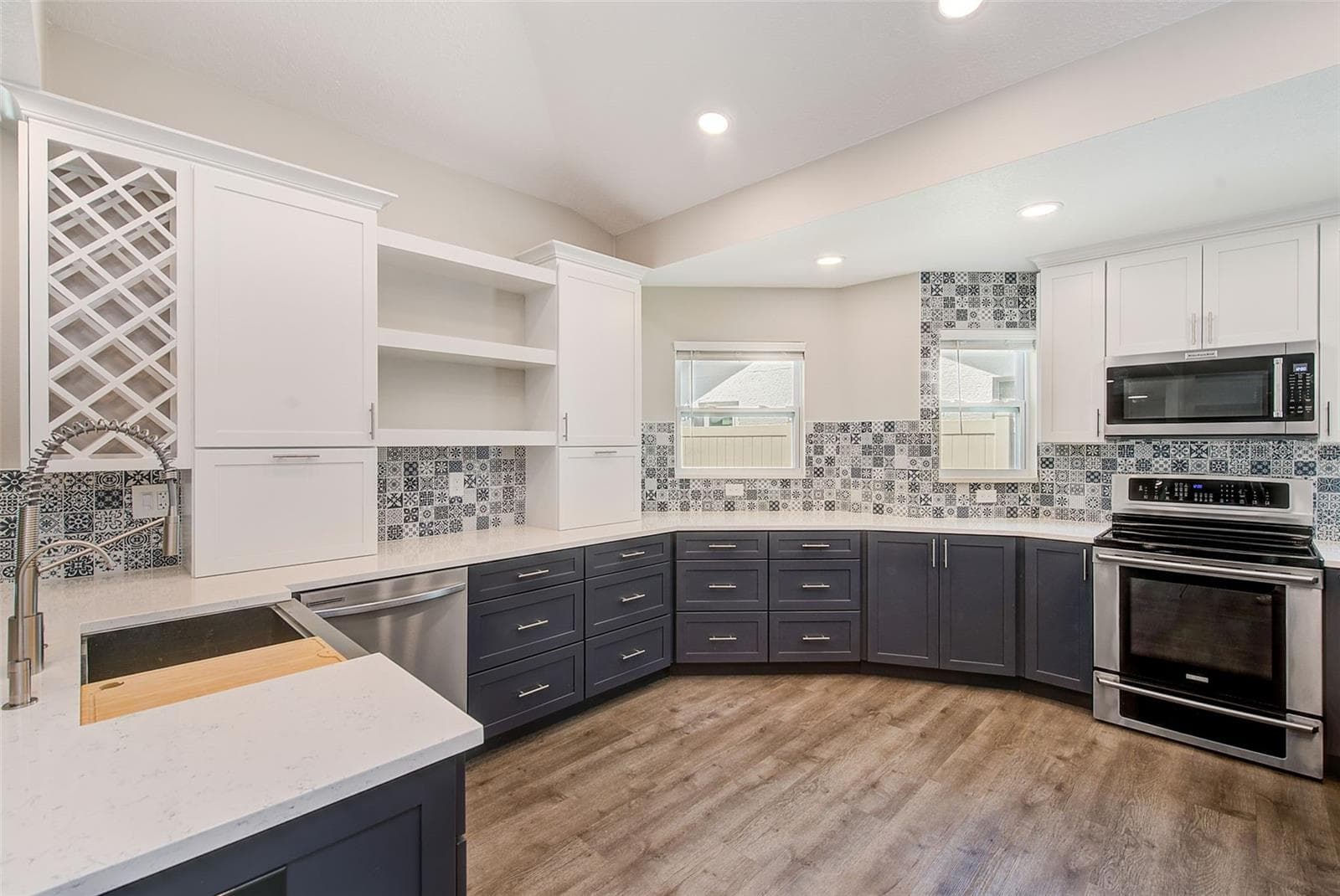 Single Family Residence at 3106 FEATHERWOOD CT, CLEARWATER, photo 10 of 57