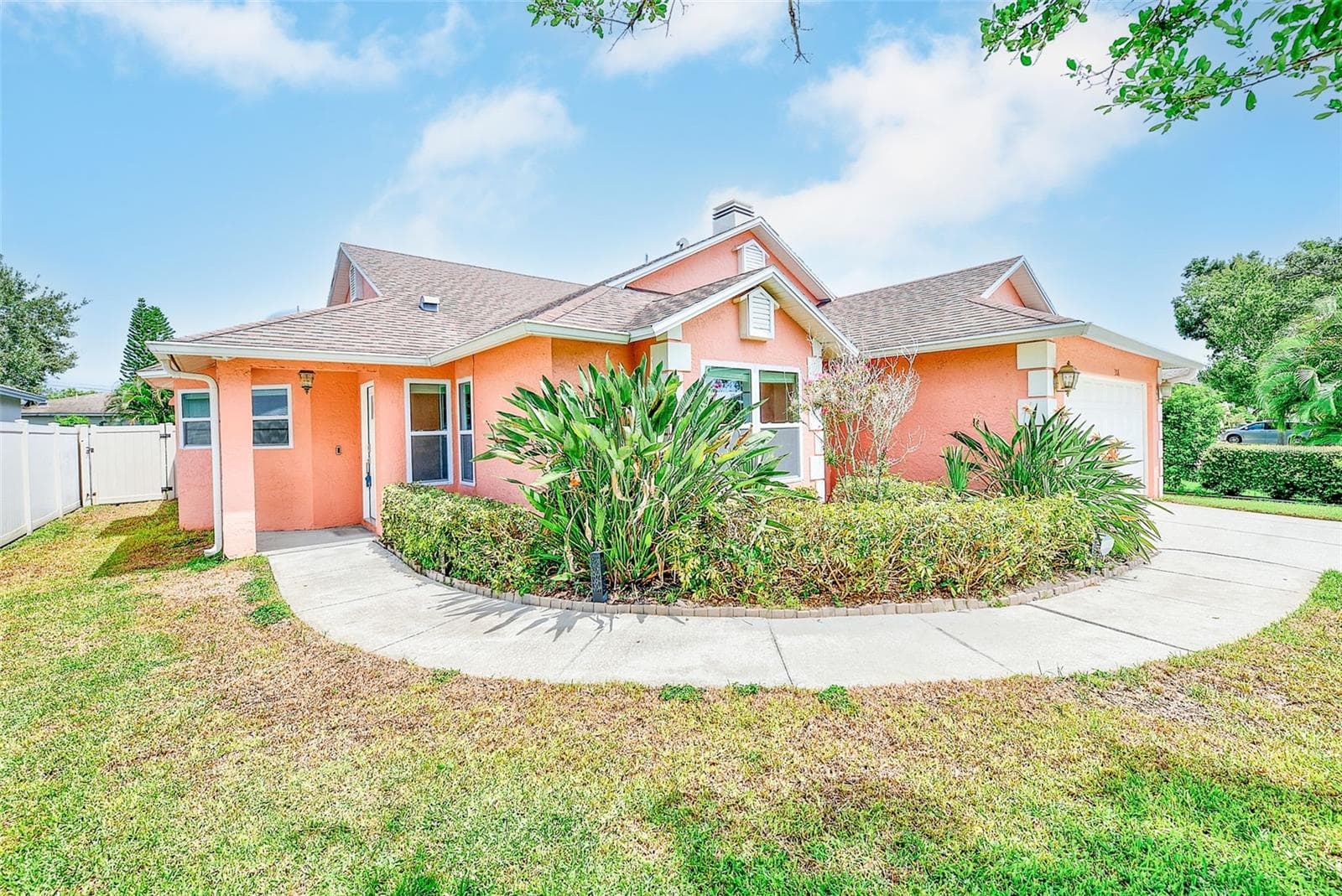 Single Family Residence at 3106 FEATHERWOOD CT, CLEARWATER, photo 2 of 57