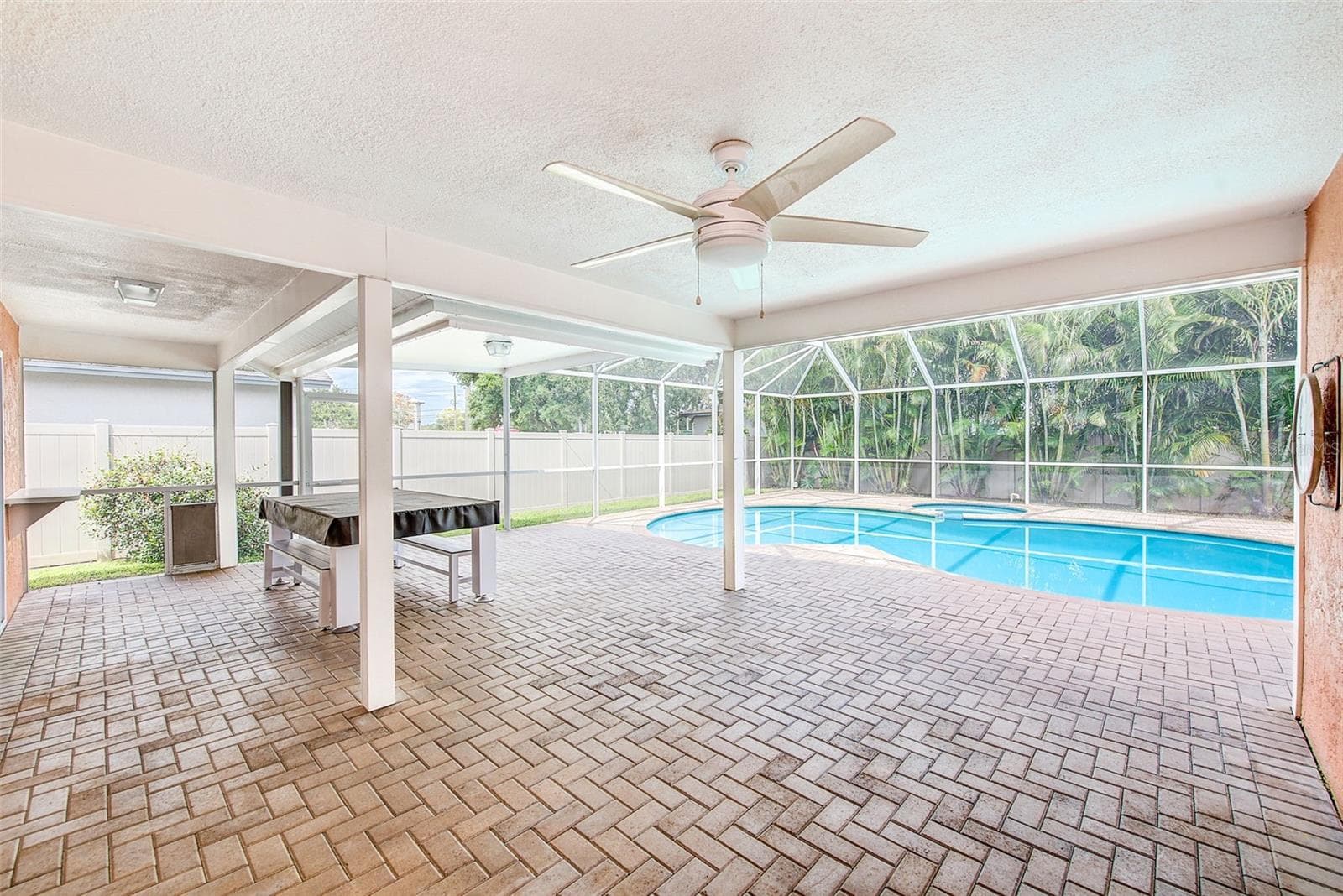 Single Family Residence at 3106 FEATHERWOOD CT, CLEARWATER, photo 39 of 57