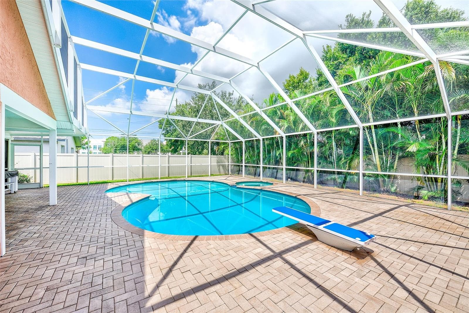 Single Family Residence at 3106 FEATHERWOOD CT, CLEARWATER, photo 48 of 57