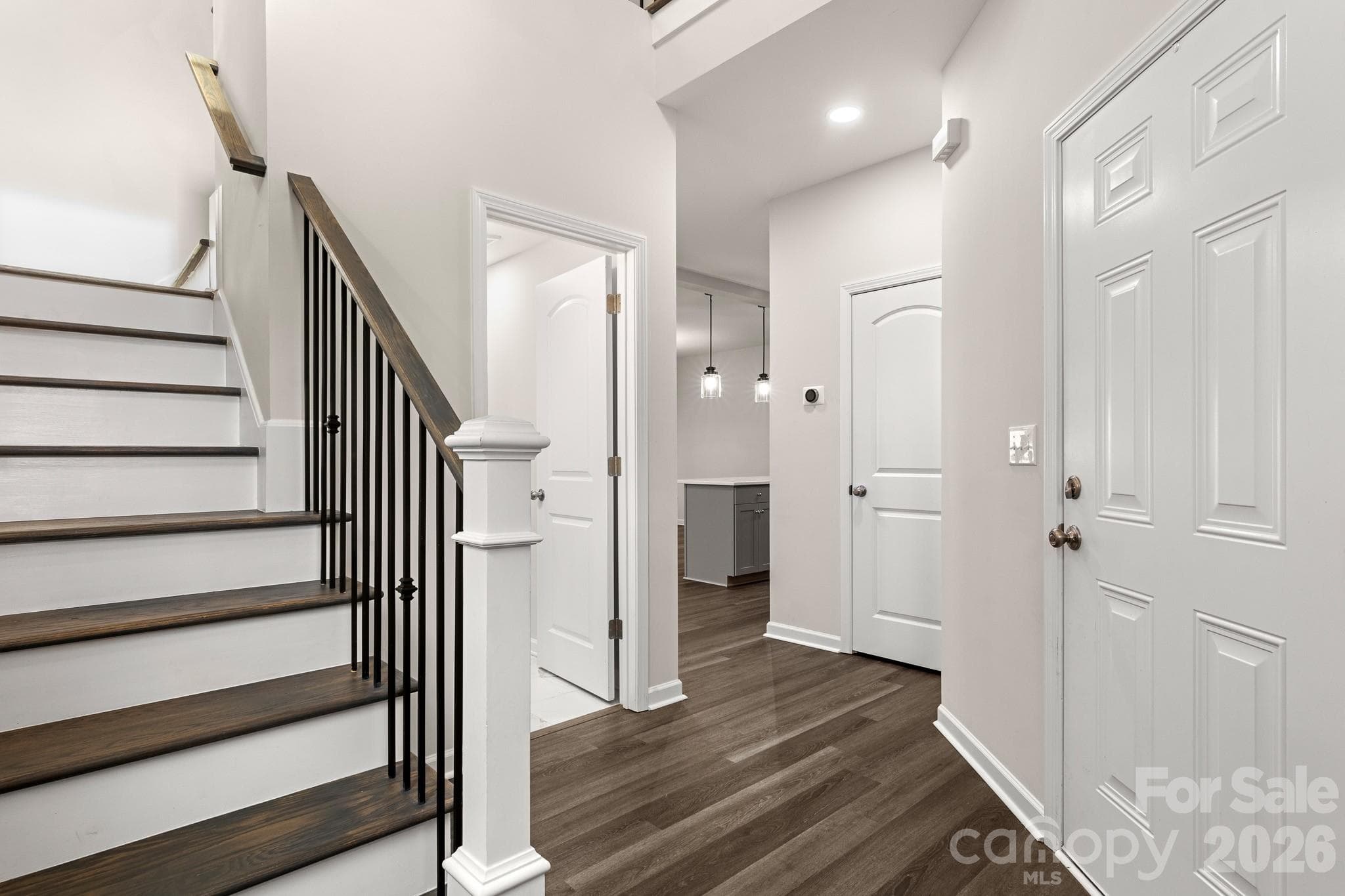 Single Family Residence at 2005 Germany Drive, Dallas, photo 4 of 48