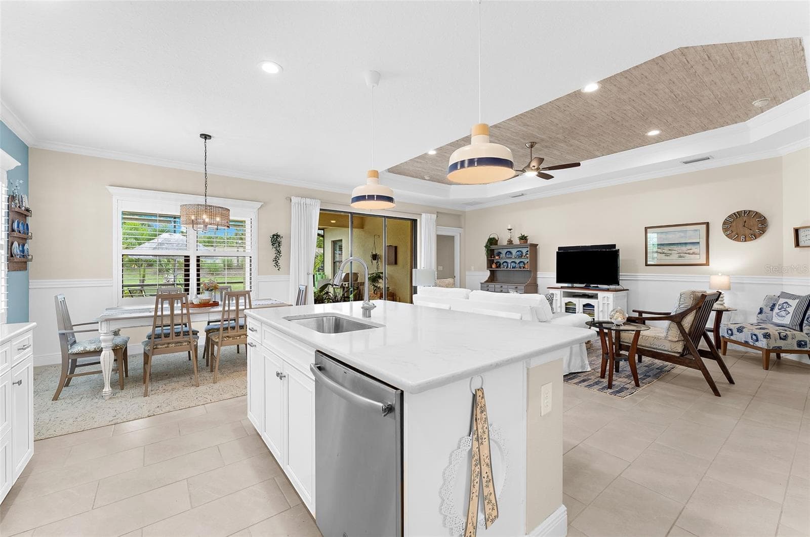 Single Family Residence at 208 CAPRIANA CT, NOKOMIS, photo 19 of 69