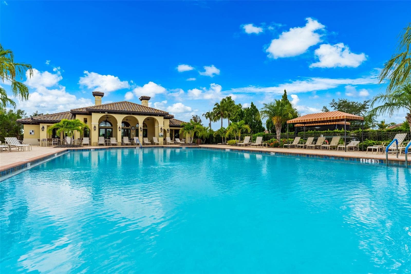 Community spa - 208 CAPRIANA CT, NOKOMIS