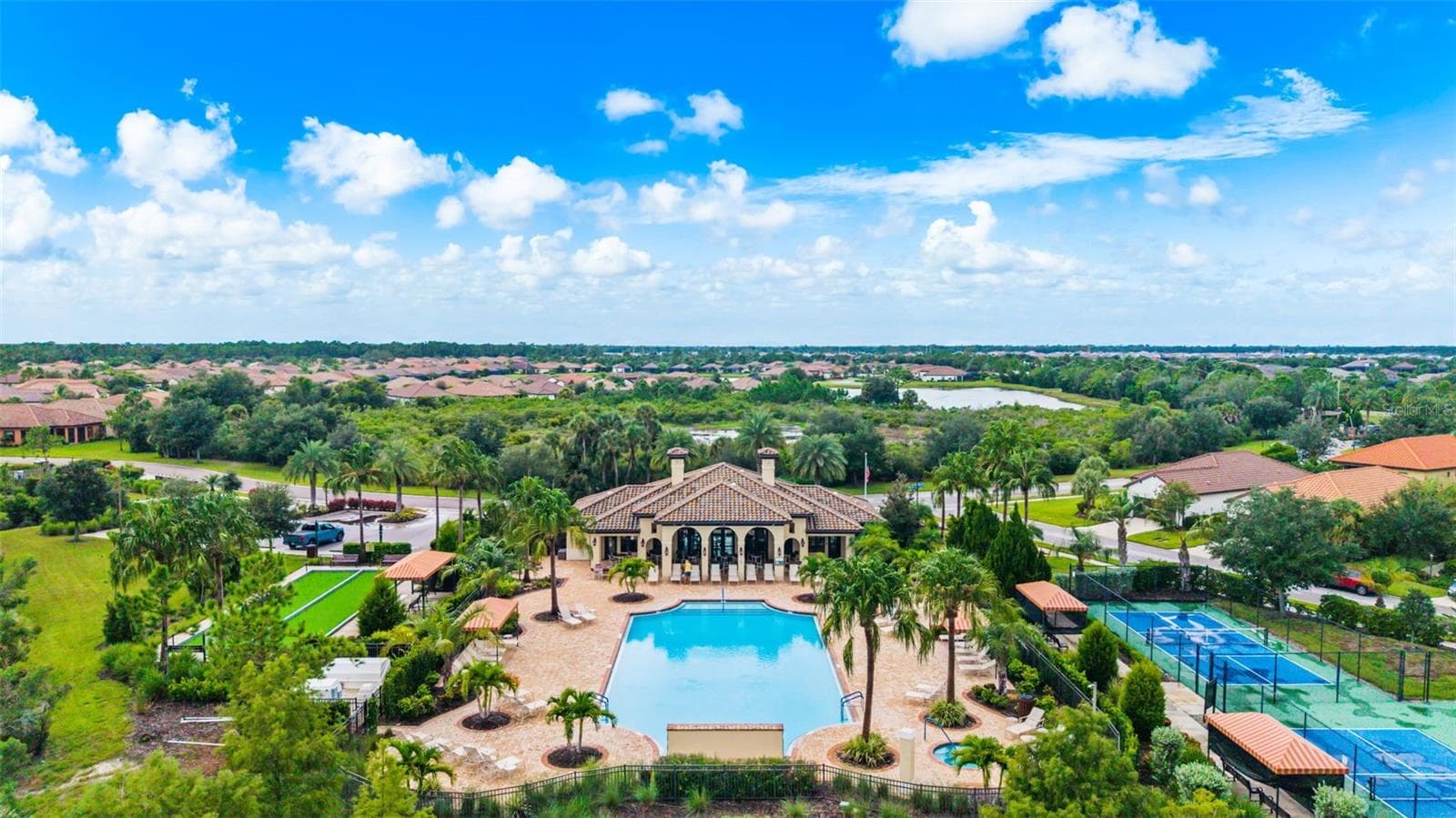 Perfect size for this community - 208 CAPRIANA CT, NOKOMIS