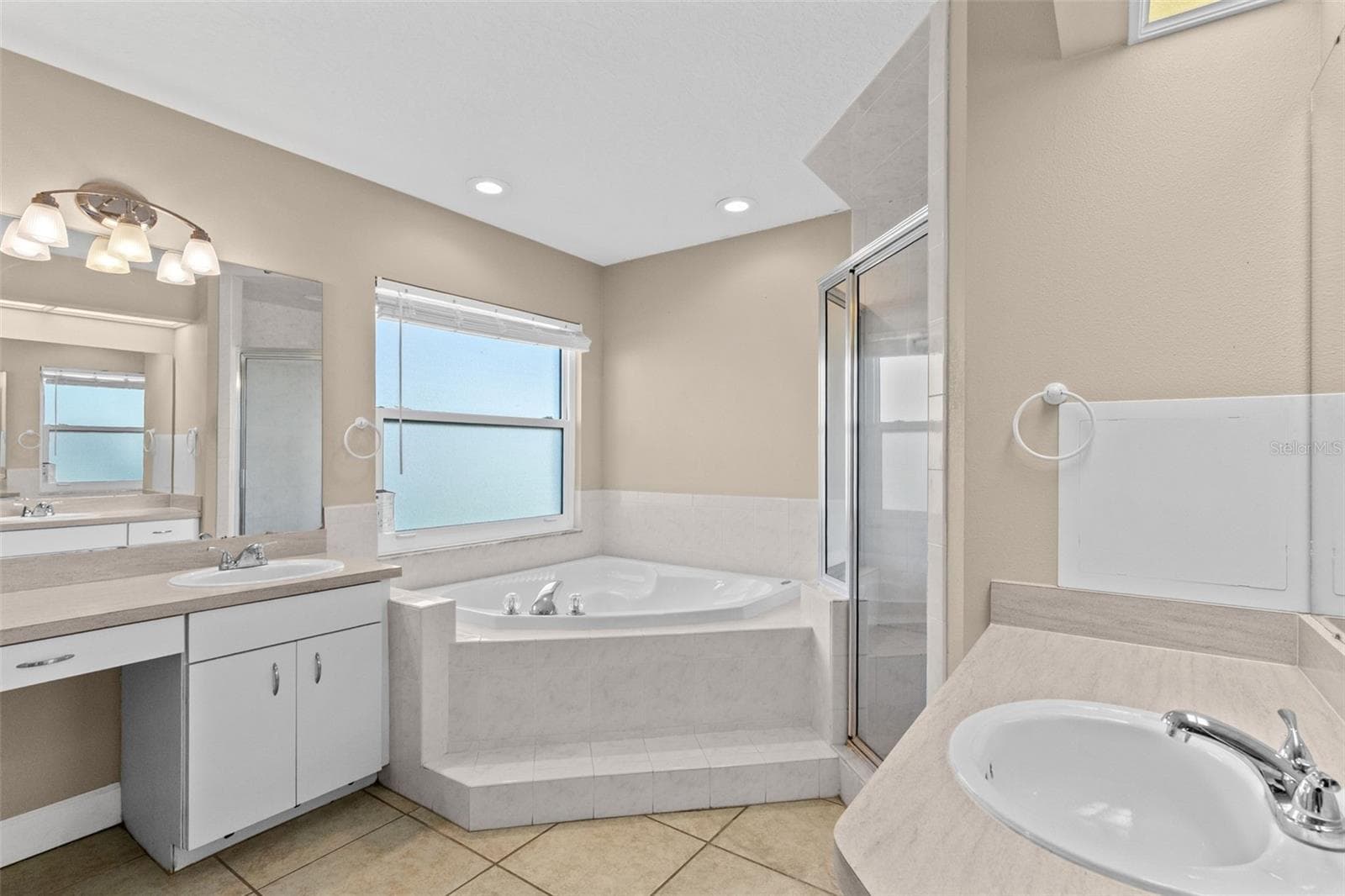 Single Family Residence at 2625 HIGHLANDS VUE CT, LAKELAND, photo 19 of 42