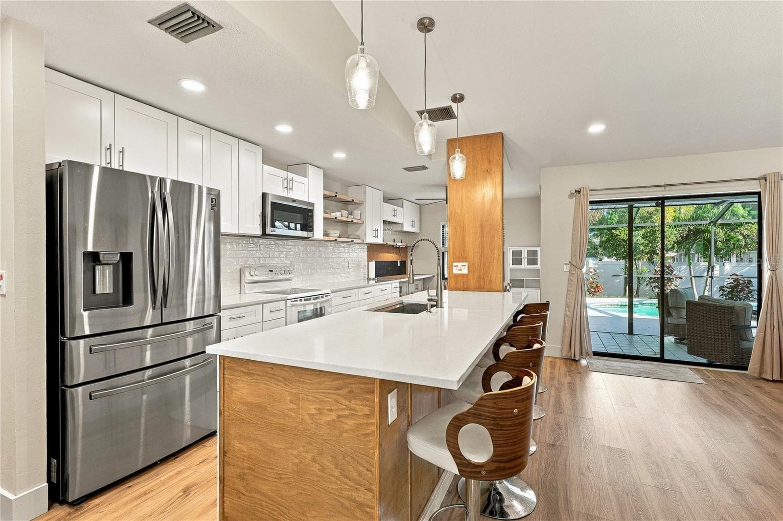 Single Family Residence at 410 72ND ST NW, BRADENTON, photo 11 of 46
