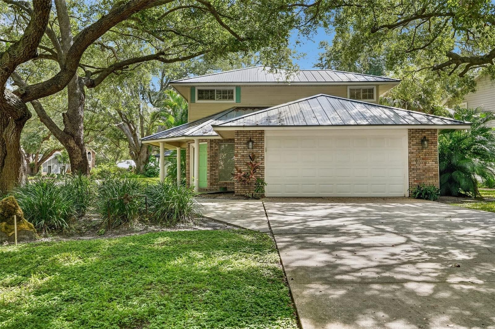 Single Family Residence at 6812 ARBOR OAKS DR, BRADENTON, photo 2 of 68