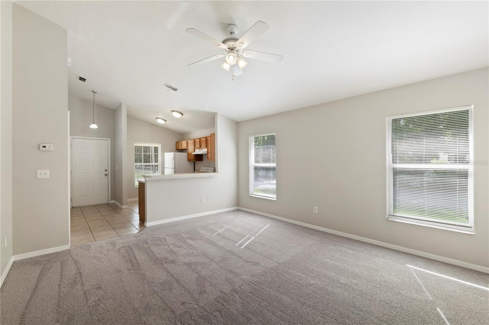 Living room - 8503 PLUMERIA AVE, ORLANDO