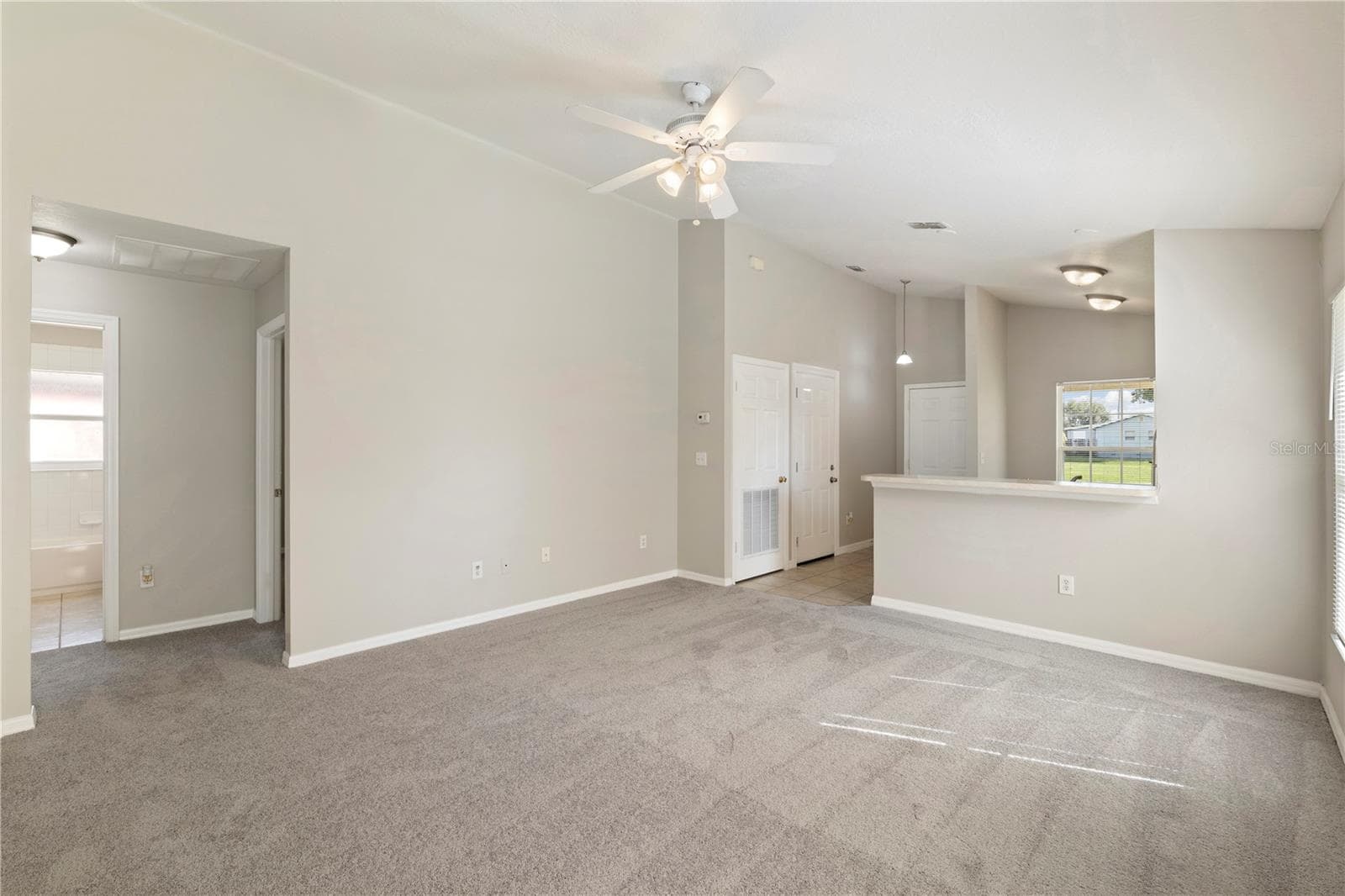Living room - 8503 PLUMERIA AVE, ORLANDO