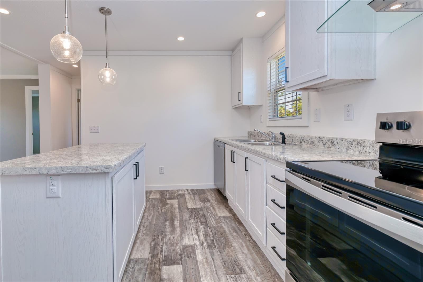 Modular Home at 6720 VILLAVIEW DR, PUNTA GORDA, photo 10 of 21