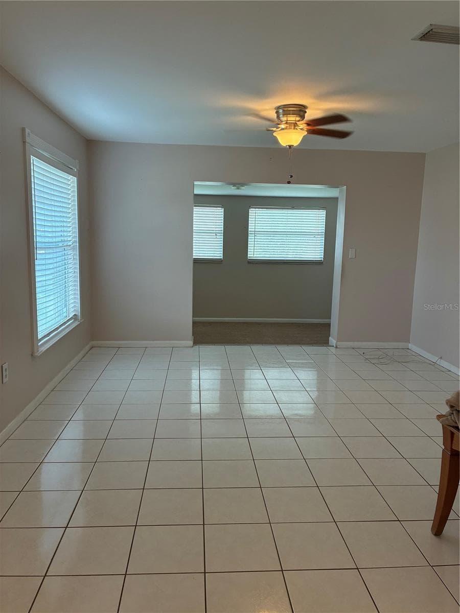 Single Family Residence at 7109 LIMESTONE LN, TAMPA, photo 3 of 13