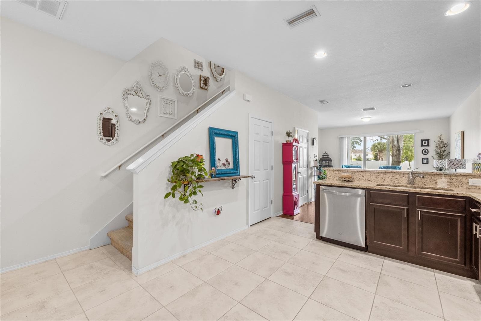 Townhouse at 4741 WHITE SANDERLING CT, TAMPA, photo 14 of 58