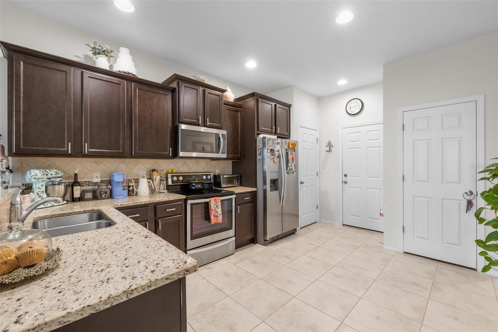 Townhouse at 4741 WHITE SANDERLING CT, TAMPA, photo 16 of 58