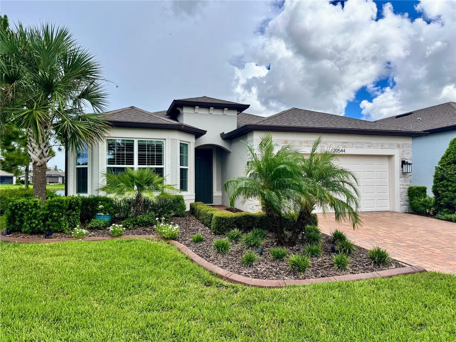 20544 SEA GLASS CIR
