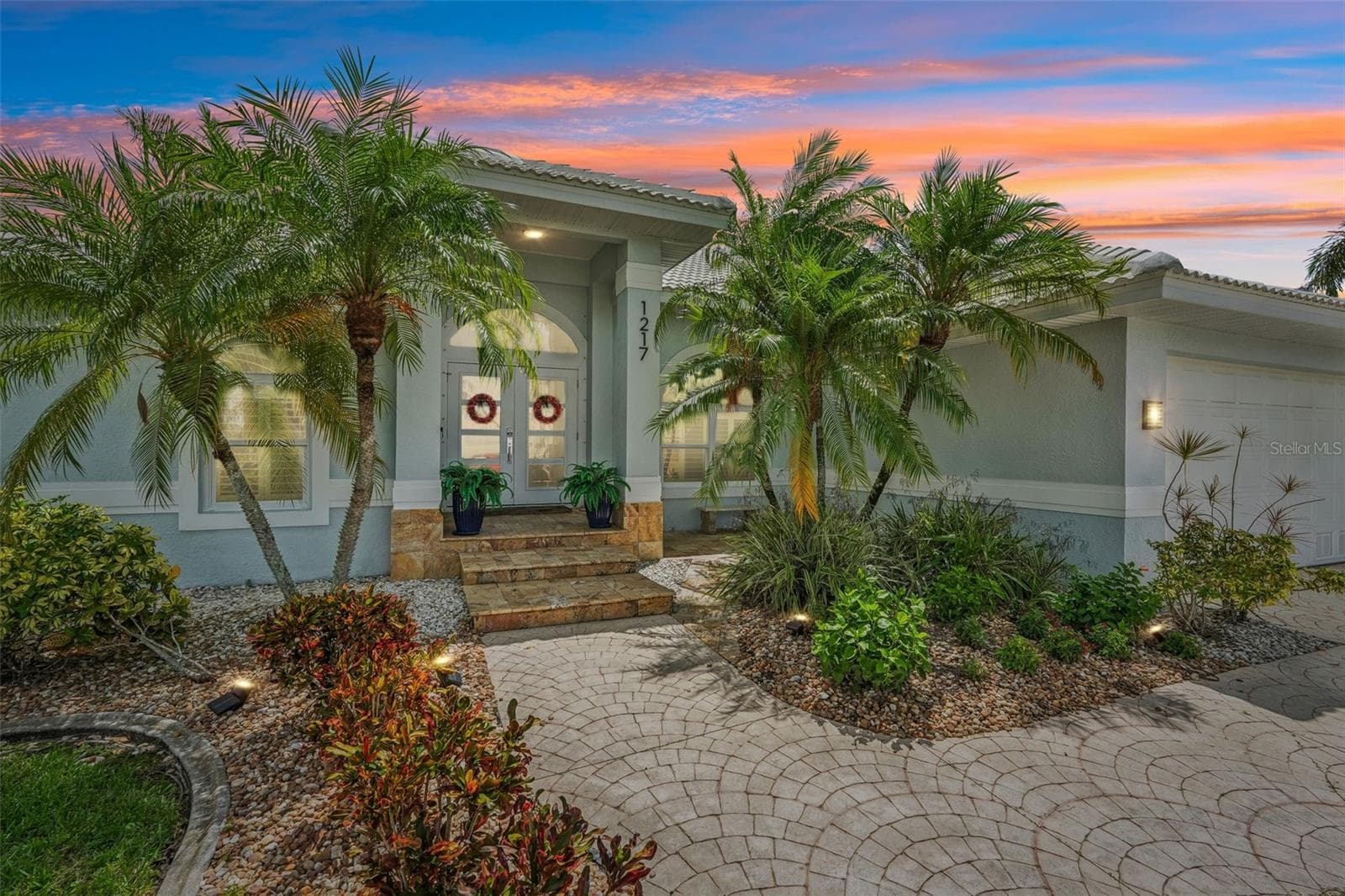 1217 SEA BREEZE CT