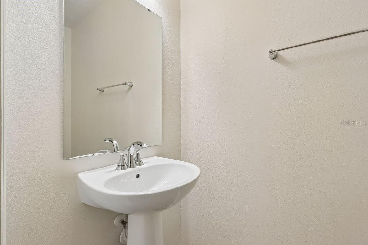 Townhouse at 403 SEQUOIA DR, LAKE WALES, photo 14 of 17
