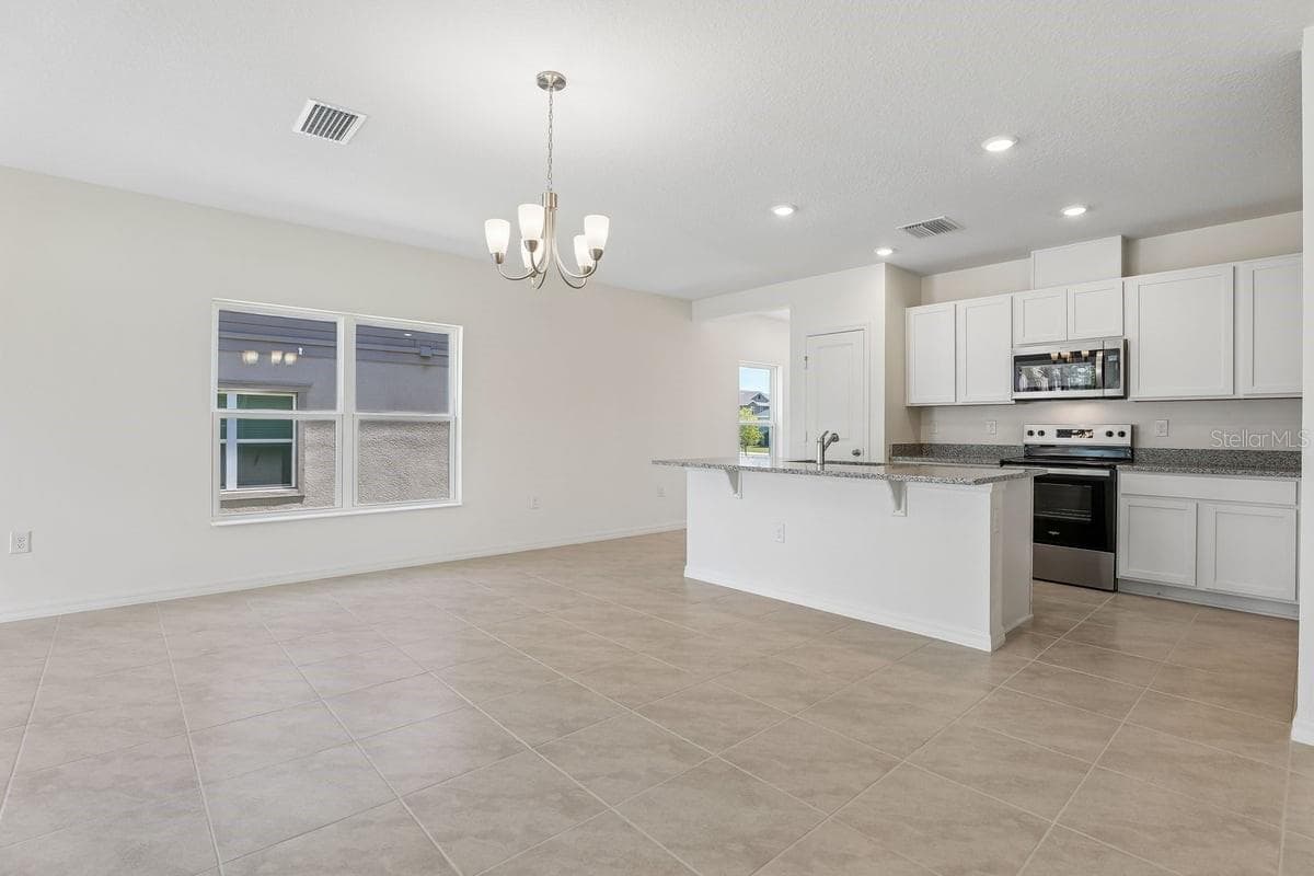 Townhouse at 520 PINE RIDGE CT, LAKE WALES, photo 5 of 21