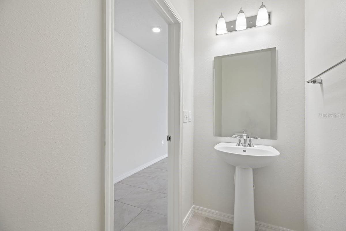 Townhouse at 394 SEQUOIA DR, LAKE WALES, photo 10 of 21