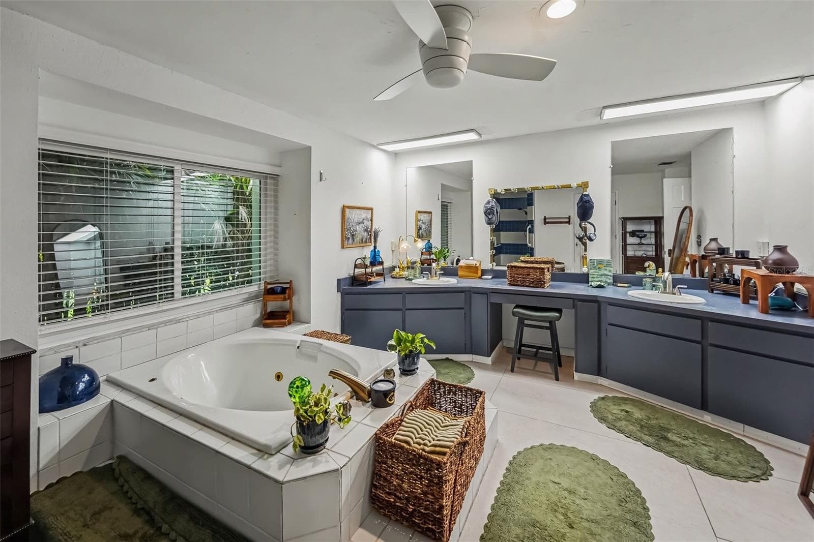 Single Family Residence at 921 COLLEGE HILL DR, CLEARWATER, photo 32 of 66