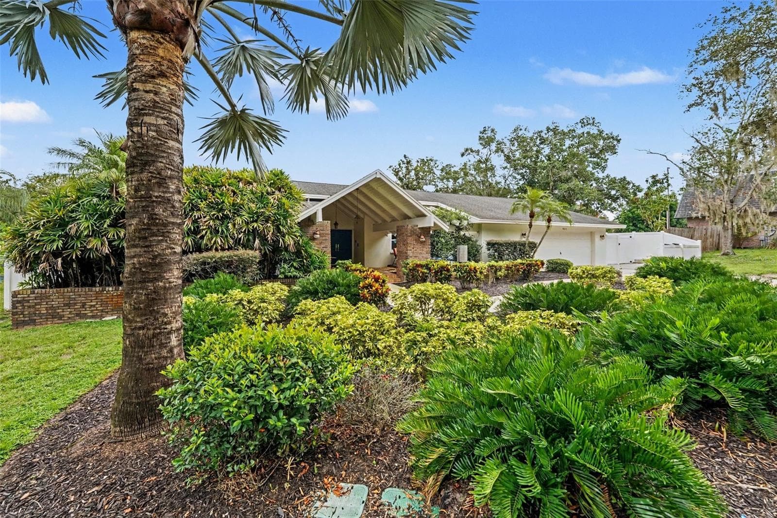 Single Family Residence at 921 COLLEGE HILL DR, CLEARWATER, photo 10 of 66