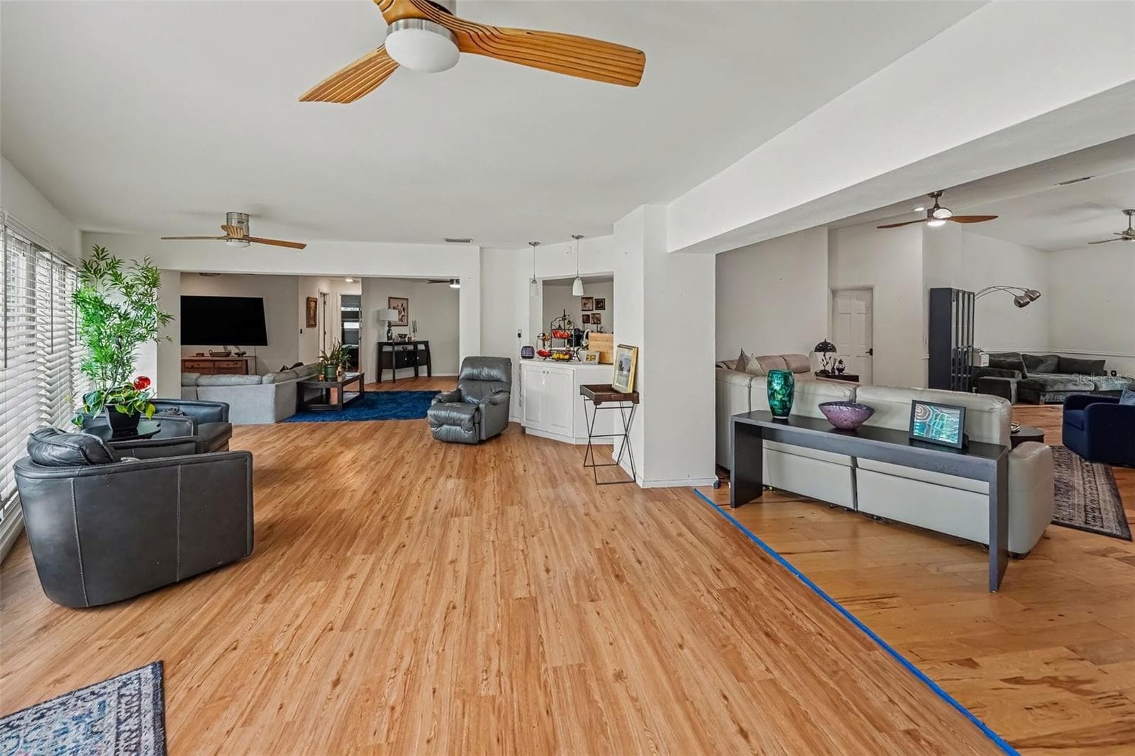 Single Family Residence at 921 COLLEGE HILL DR, CLEARWATER, photo 17 of 66
