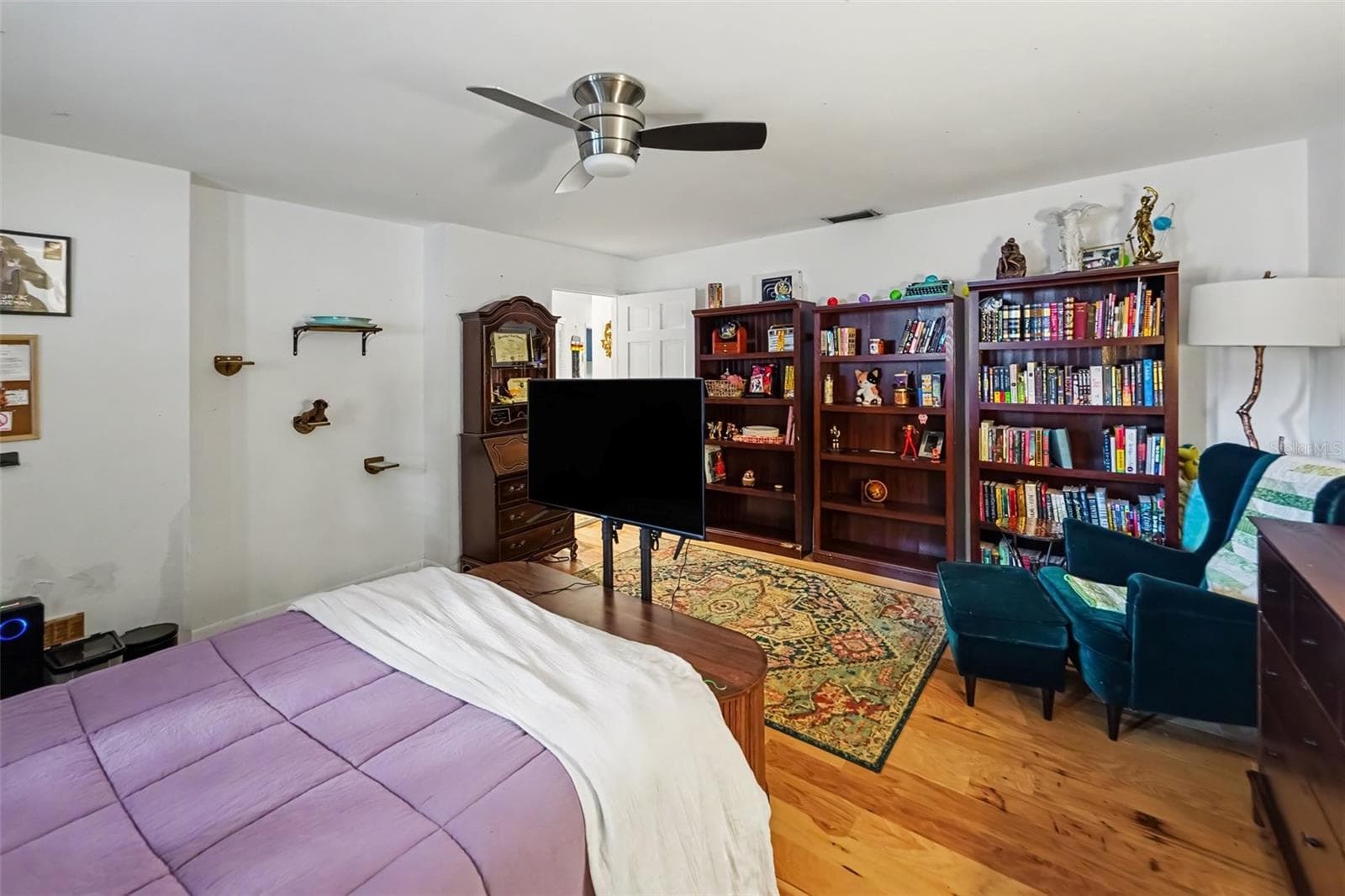 Single Family Residence at 921 COLLEGE HILL DR, CLEARWATER, photo 43 of 66
