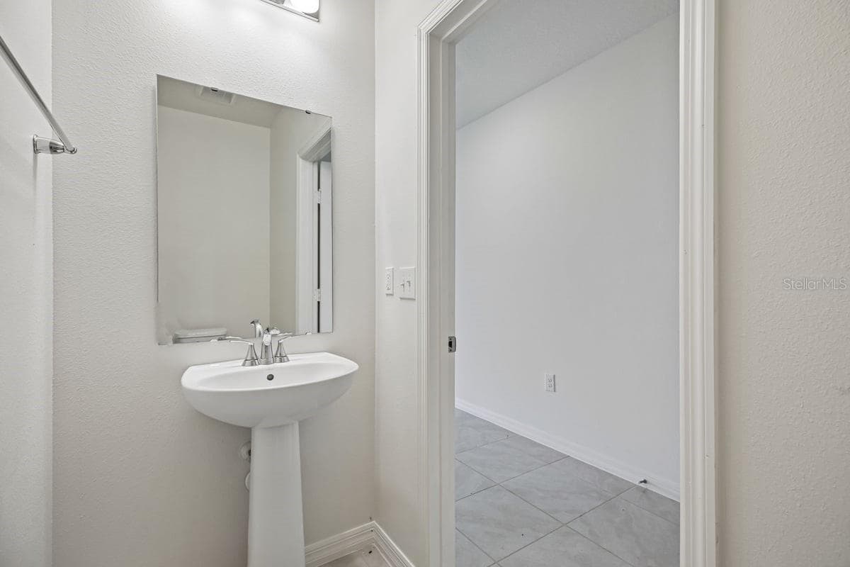 Townhouse at 382 SEQUOIA DR, LAKE WALES, photo 8 of 18