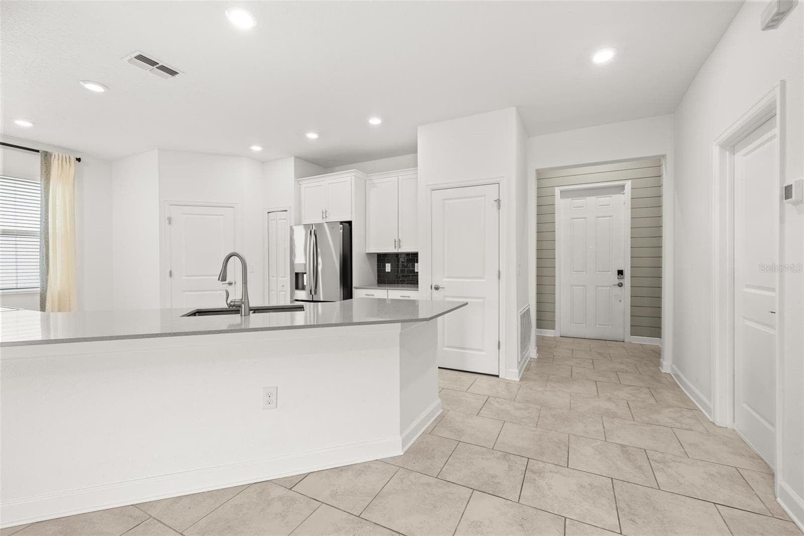 Single Family Residence at 195 PRESTON AVE, DAVENPORT, photo 6 of 67
