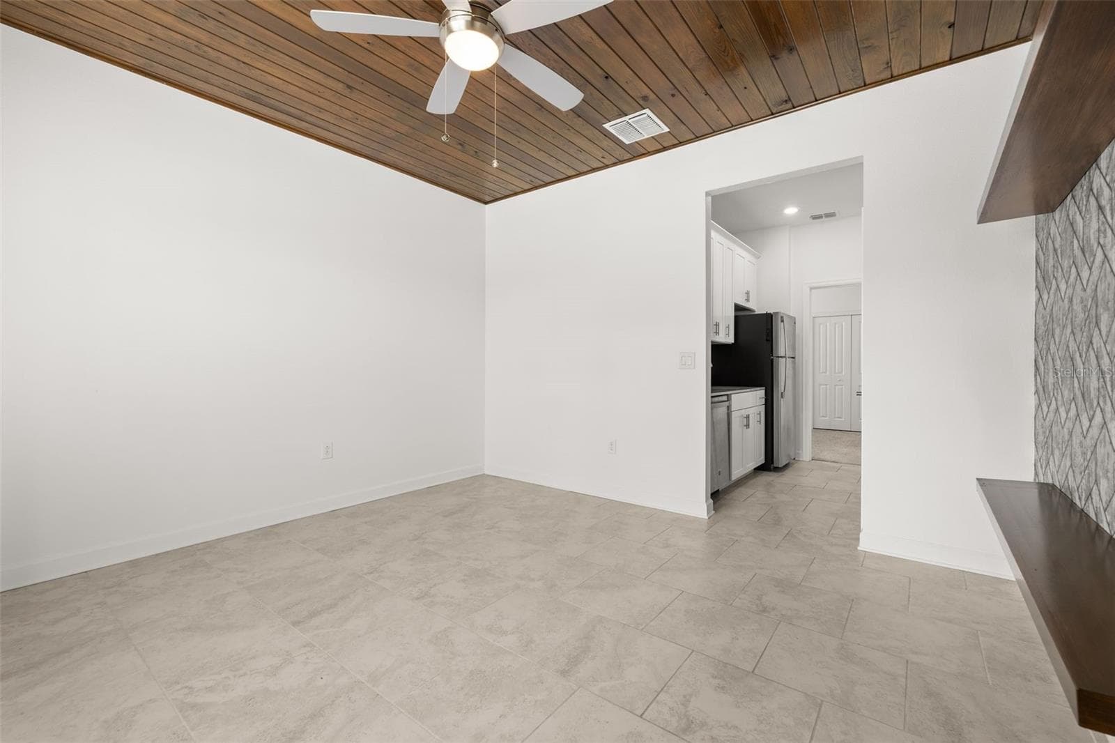 Single Family Residence at 195 PRESTON AVE, DAVENPORT, photo 35 of 67