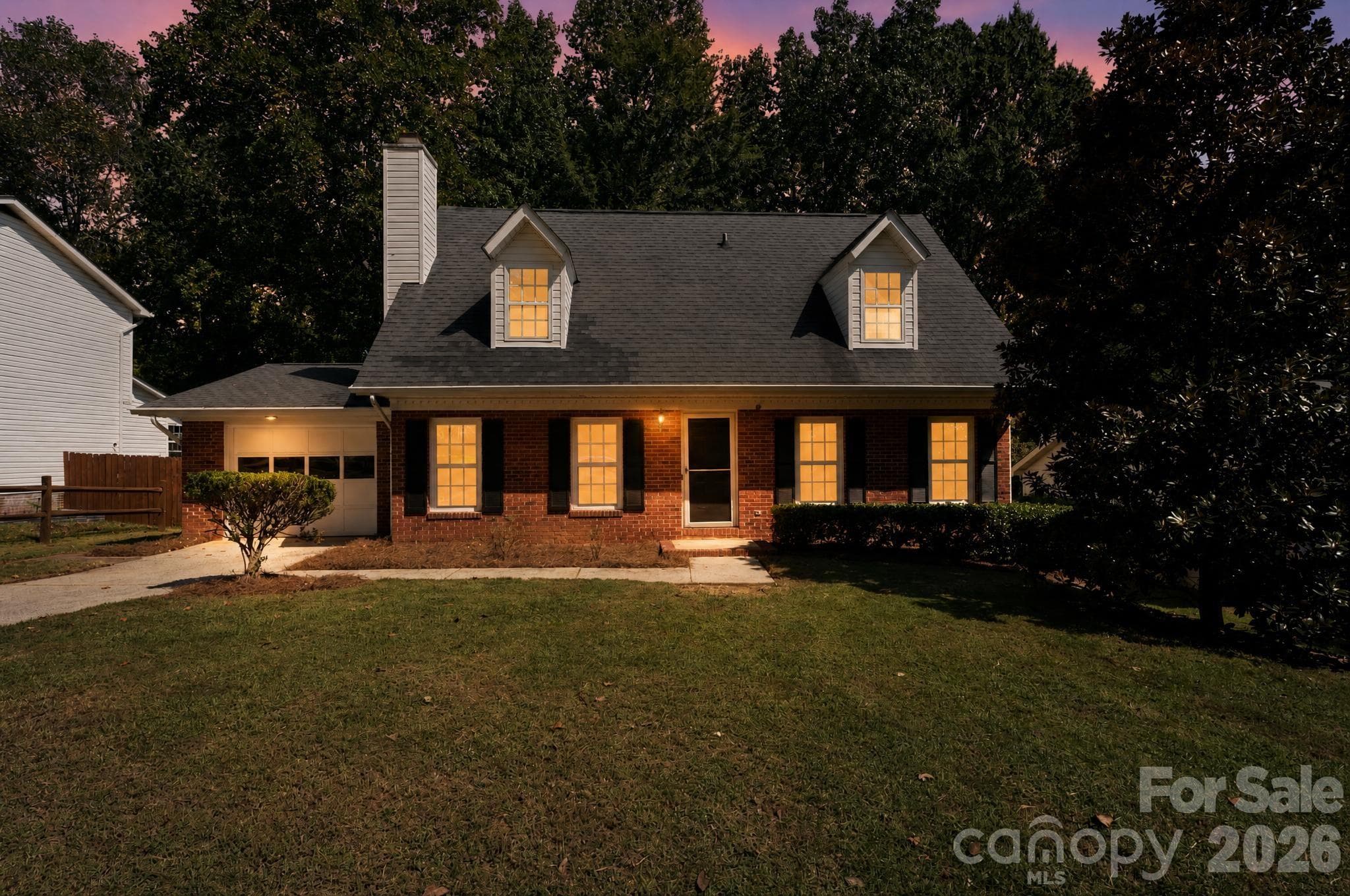 Single Family Residence at 6240 Round Hill Road, Charlotte, photo 3 of 18