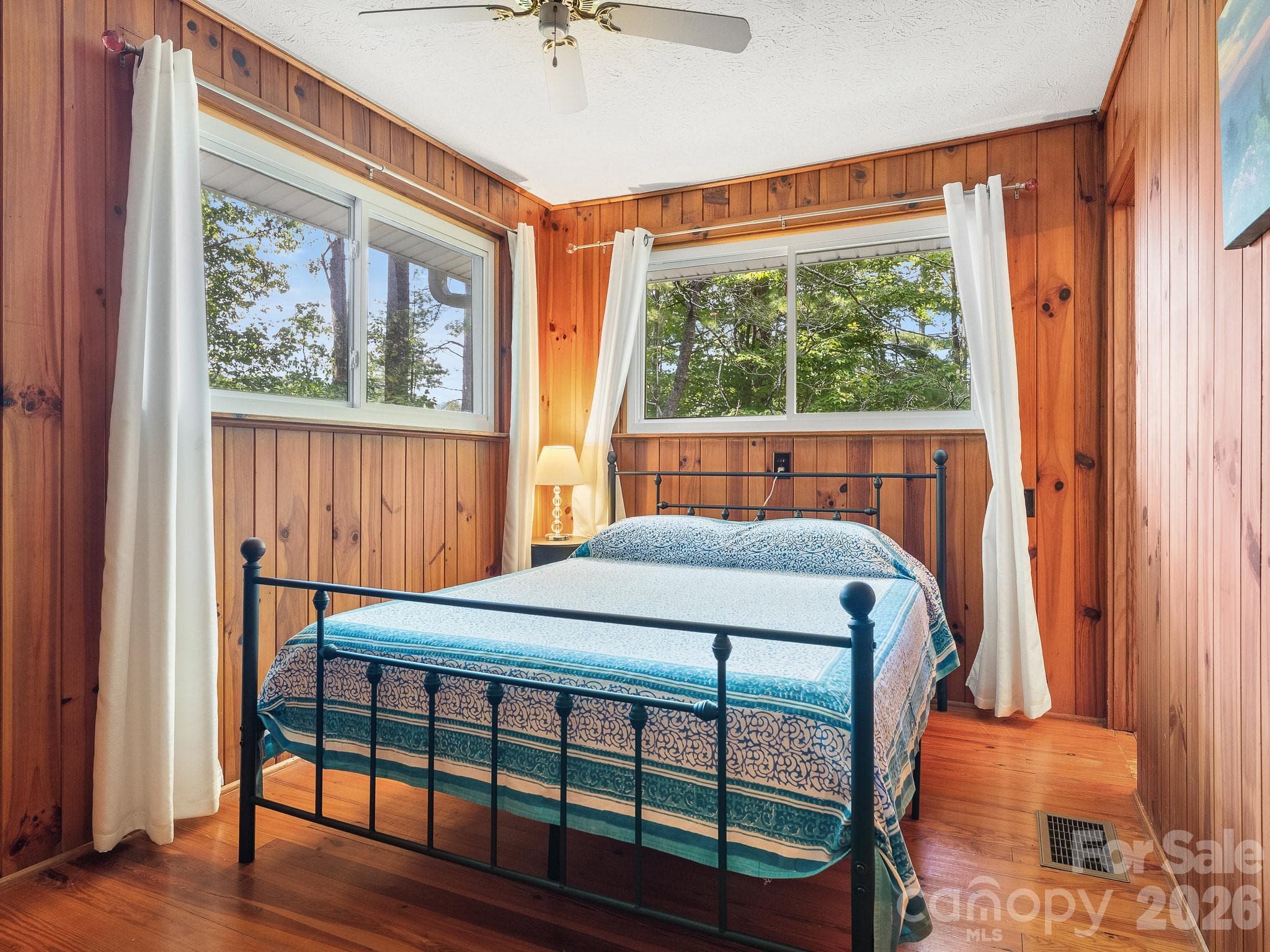 2nd bedroom with half bath - 240 Seneca Boulevard, Hendersonville