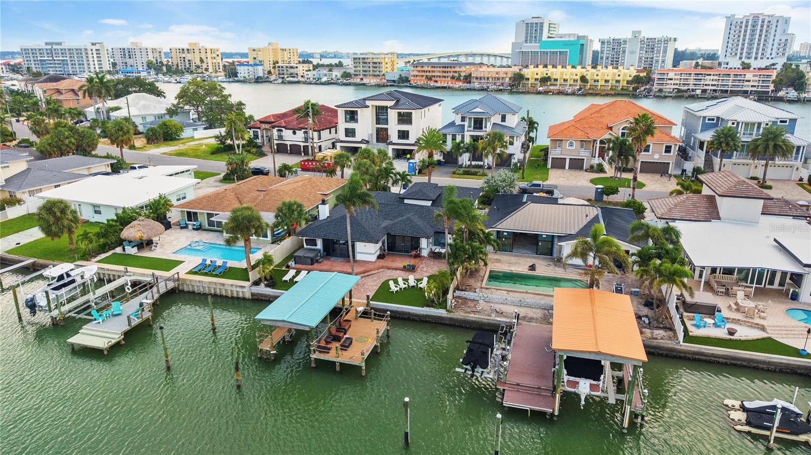 Single Family Residence at 166 BAYSIDE DR, CLEARWATER BEACH, photo 41 of 44