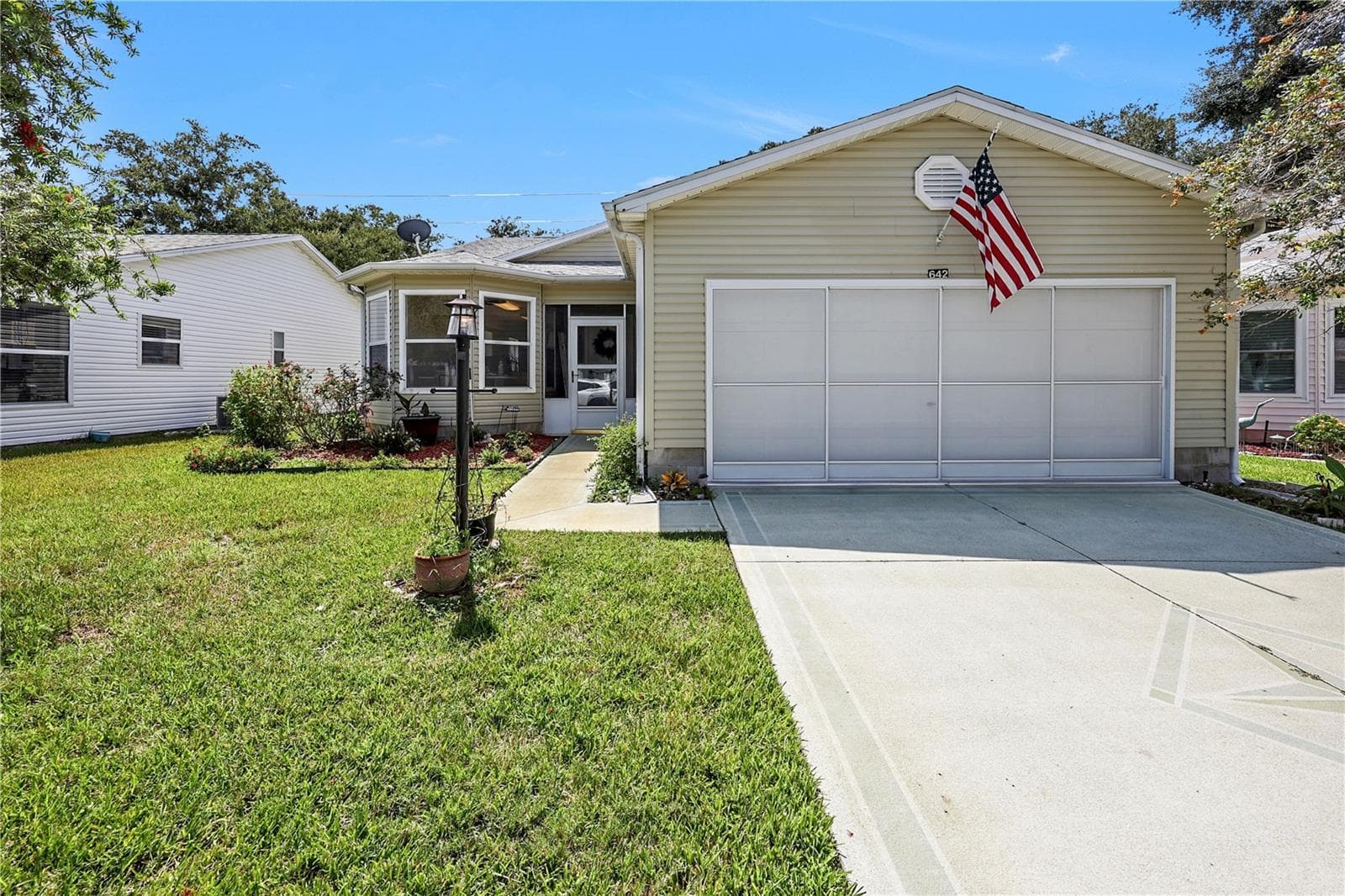 642 GLEN OAKS DR