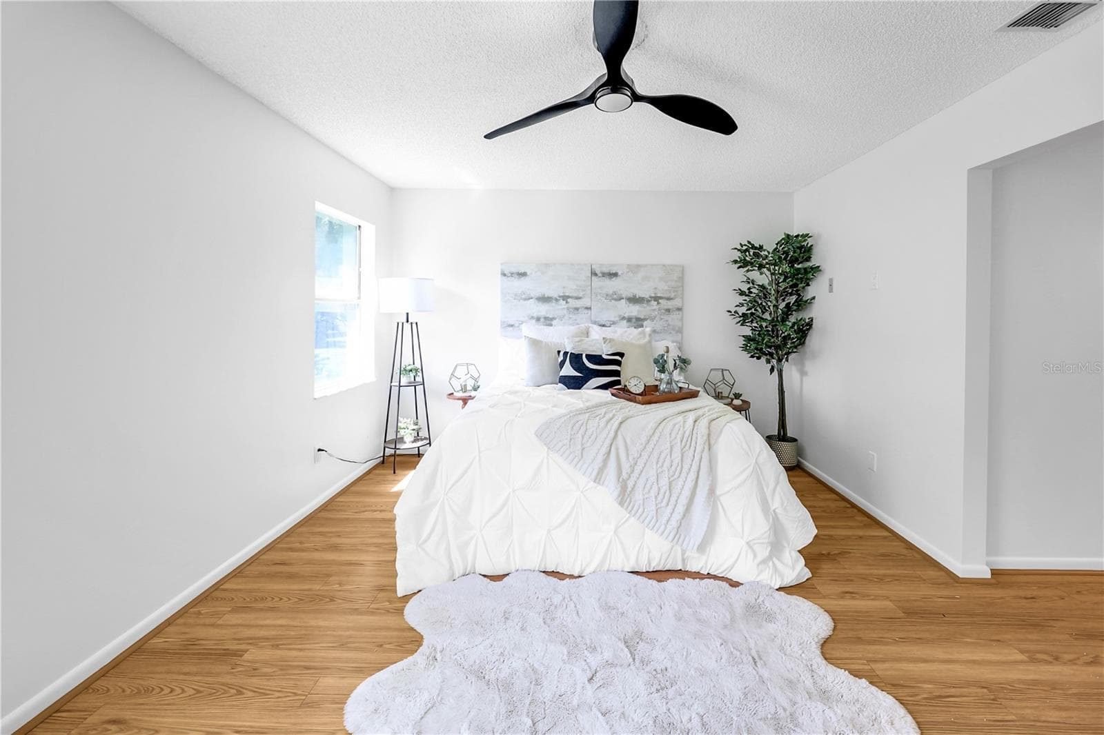 Primary - 642 GLEN OAKS DR, LEESBURG