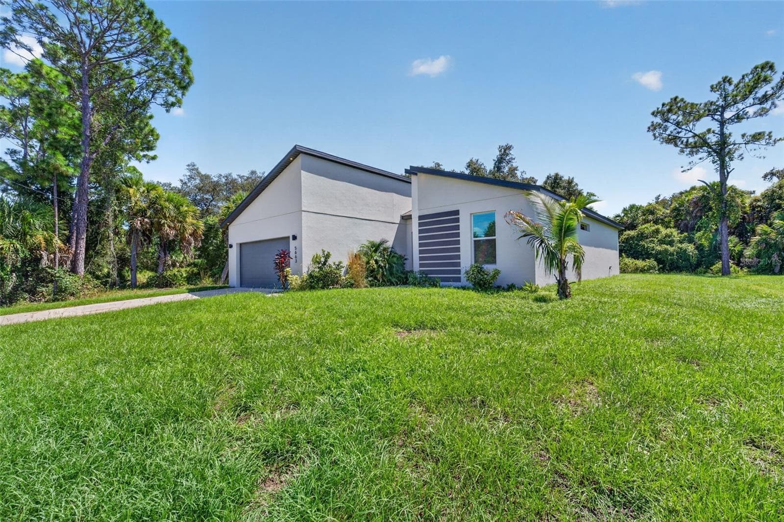 Front Exterior - 5663 GREENHOUSE AVE, NORTH PORT
