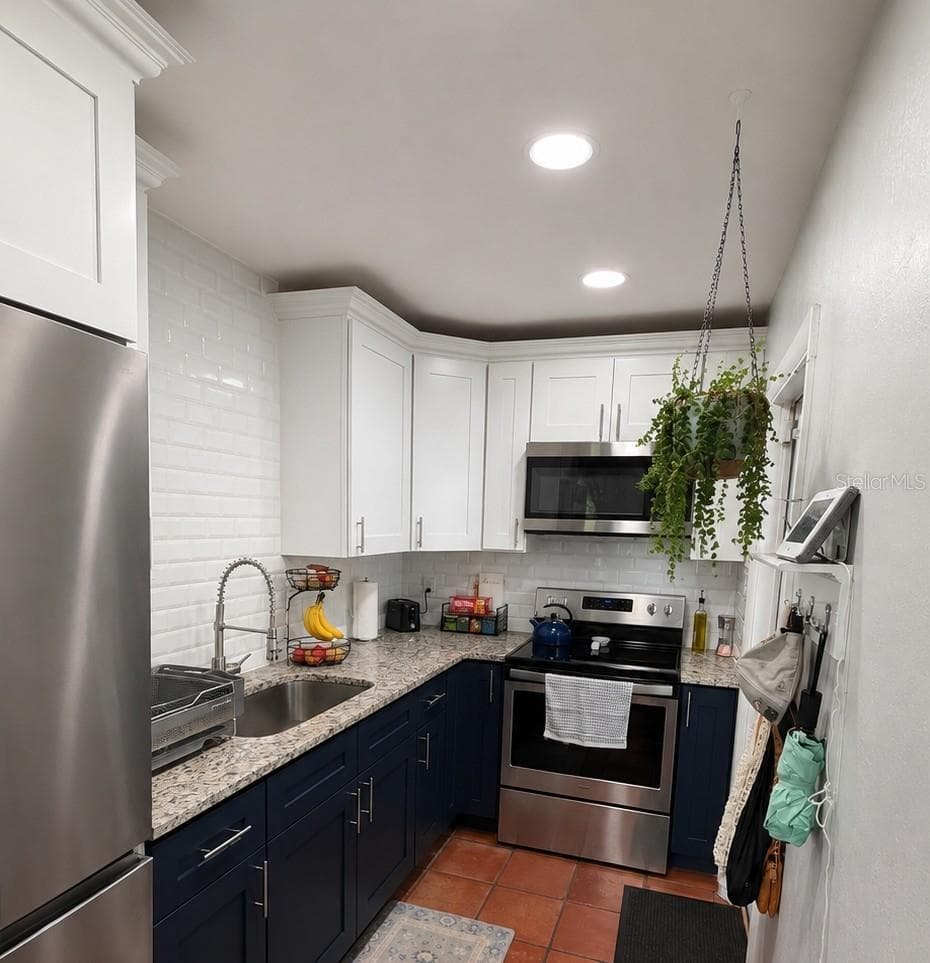 Kitchen - 8439 DOROTHY AVE, NORTH PORT