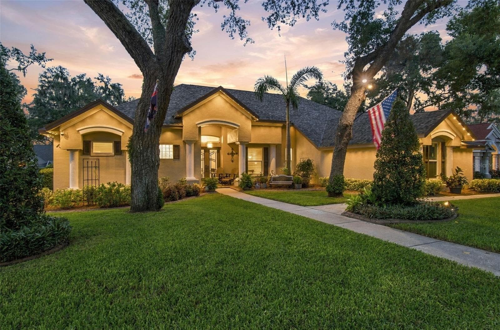 Welcome Home - 5105 SYLVAN OAKS DR, VALRICO