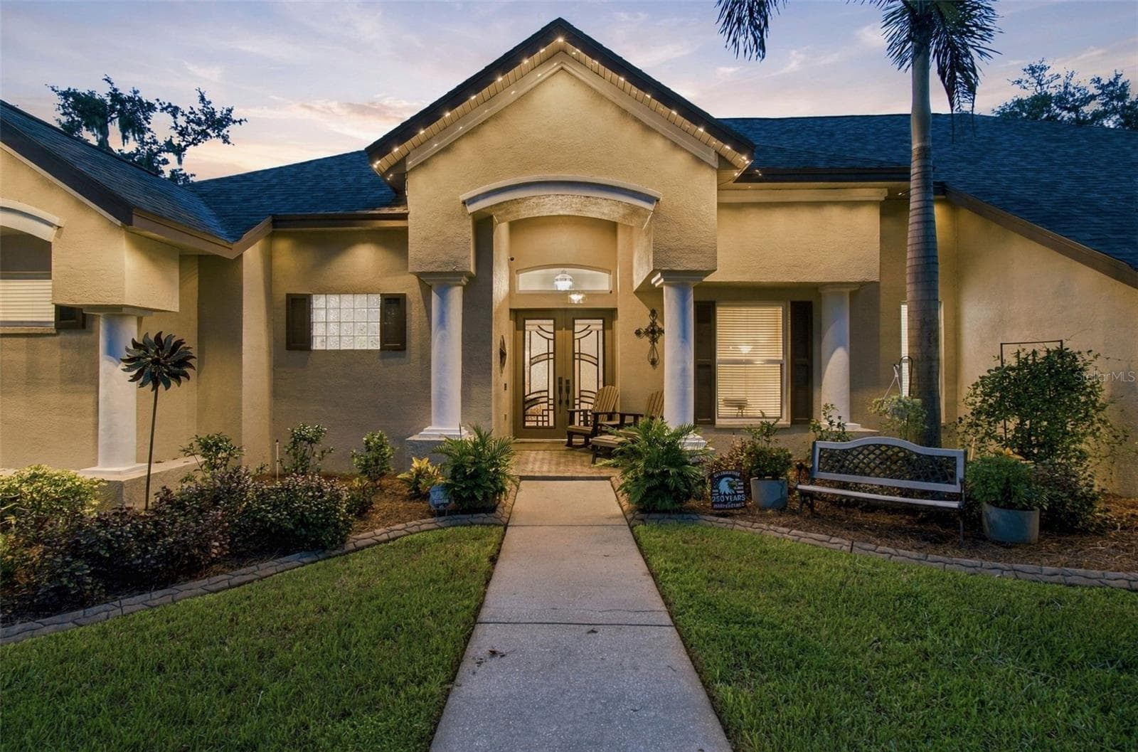 Inviting Entry w/ Custom Doors - 5105 SYLVAN OAKS DR, VALRICO