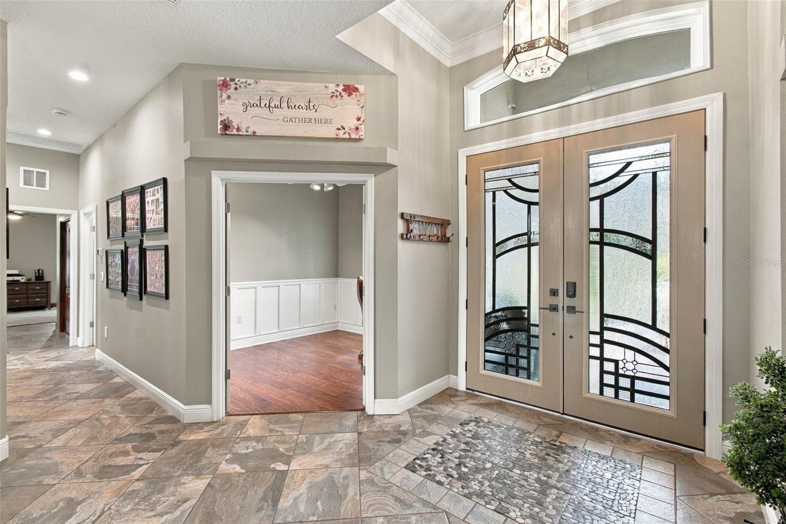 Entry & Office - 5105 SYLVAN OAKS DR, VALRICO