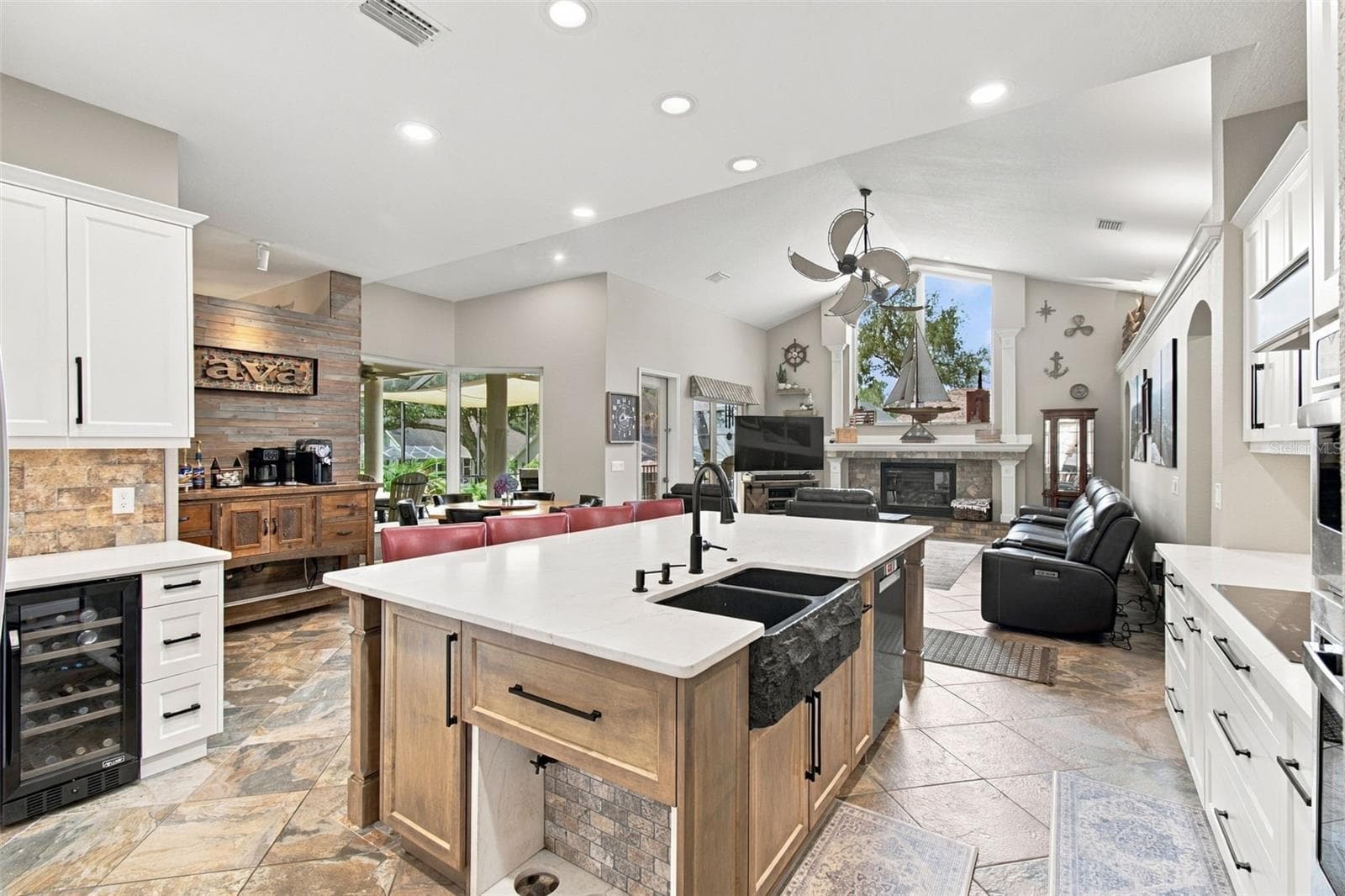 Kitchen - 5105 SYLVAN OAKS DR, VALRICO