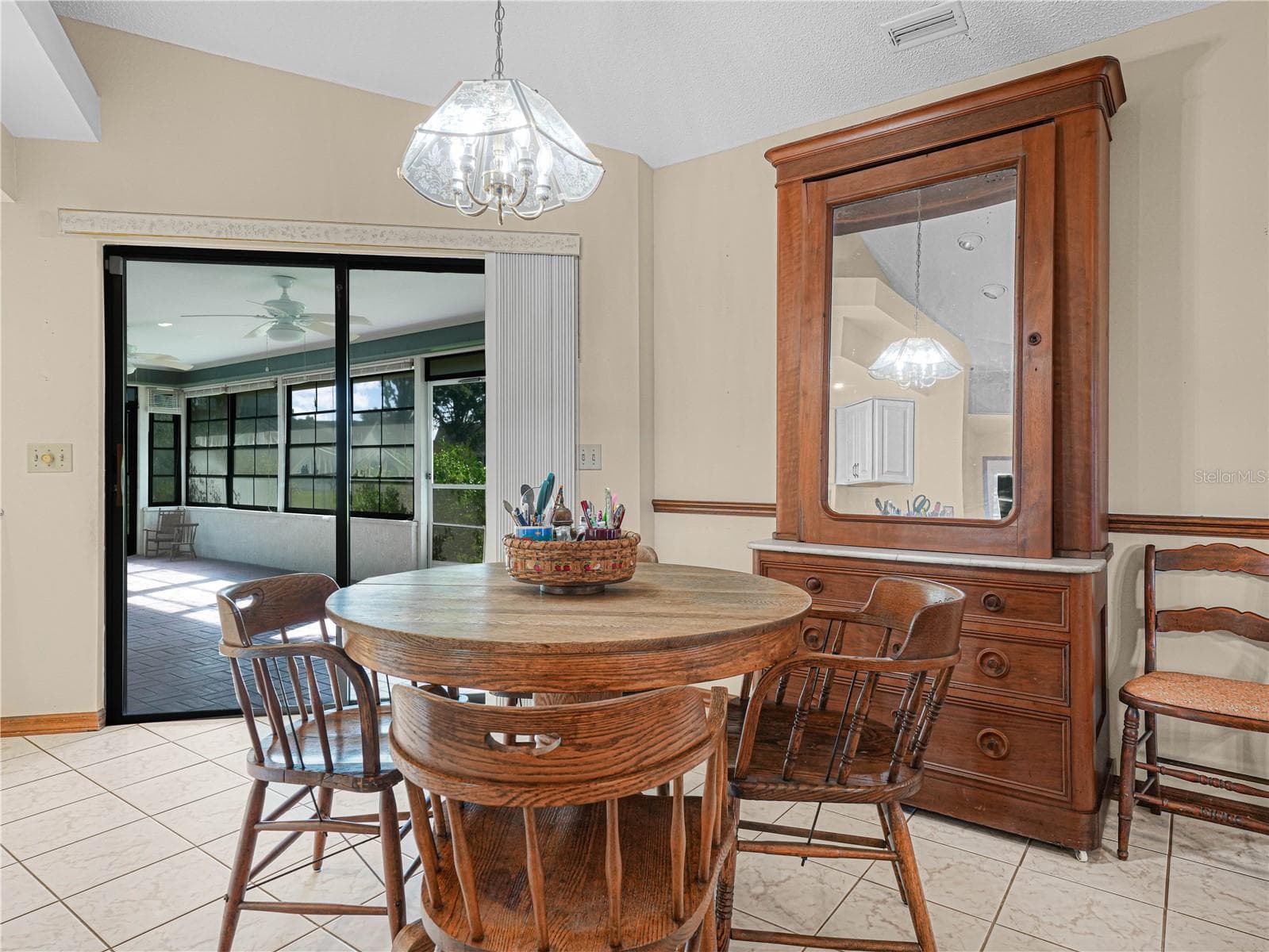 Single Family Residence at 5657 BLOOMFIELD BLVD, LAKELAND, photo 9 of 32