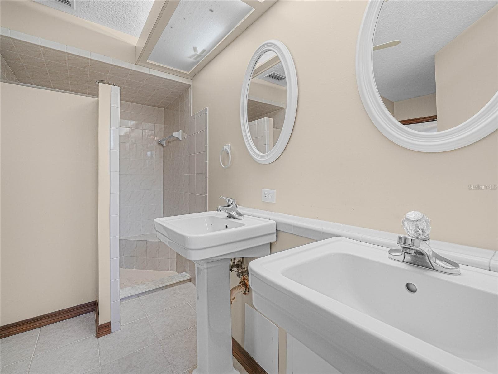 Single Family Residence at 5657 BLOOMFIELD BLVD, LAKELAND, photo 17 of 32