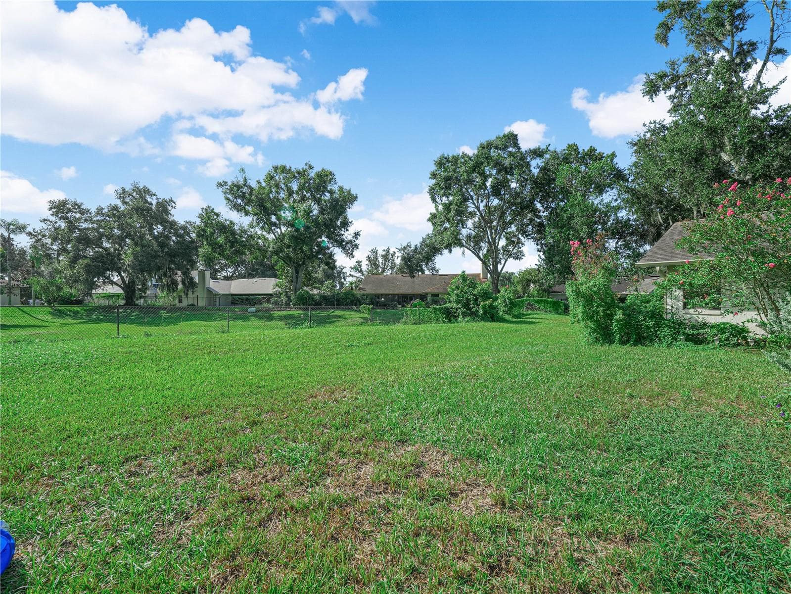 Single Family Residence at 5657 BLOOMFIELD BLVD, LAKELAND, photo 28 of 32