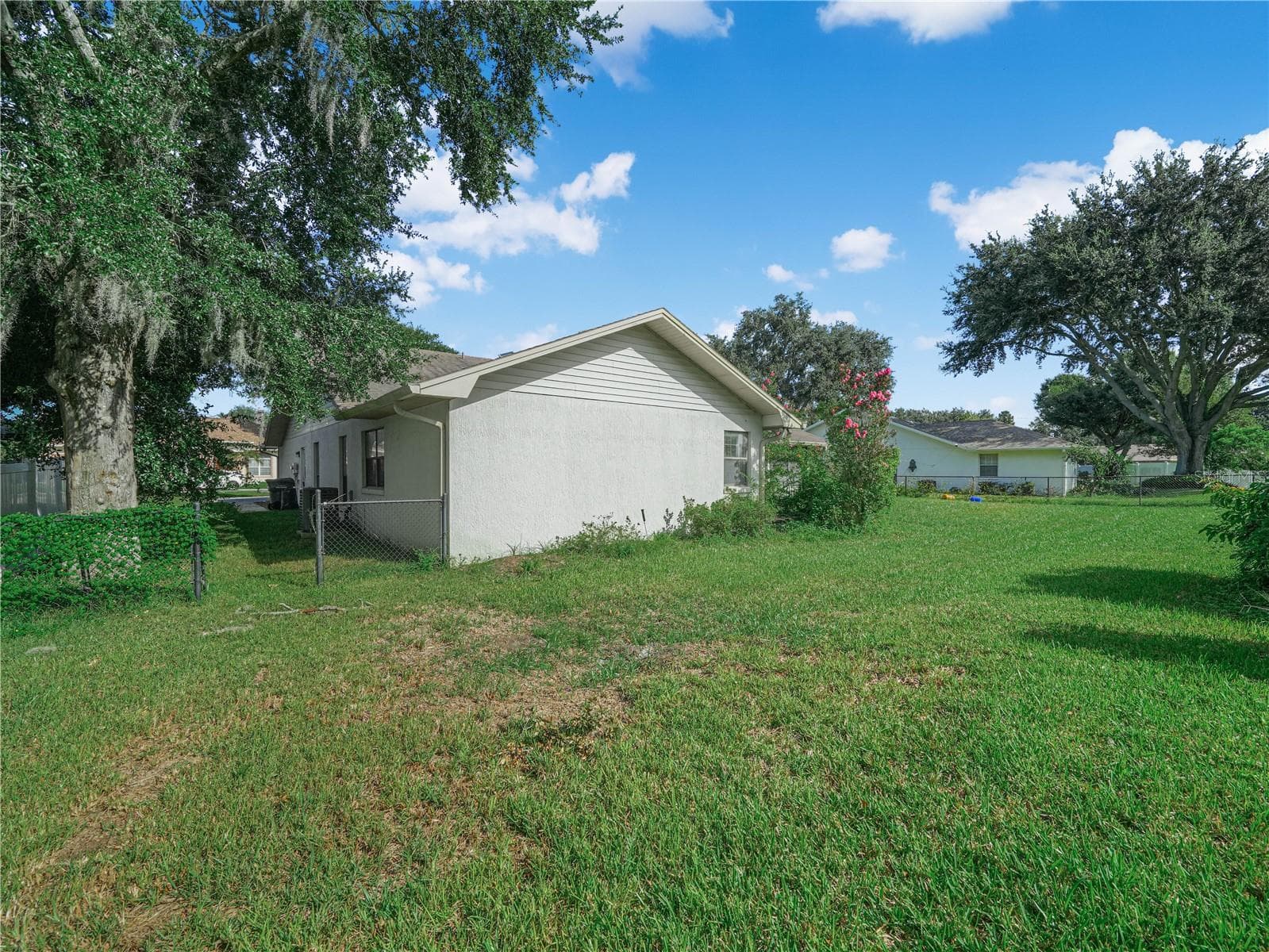 Single Family Residence at 5657 BLOOMFIELD BLVD, LAKELAND, photo 29 of 32