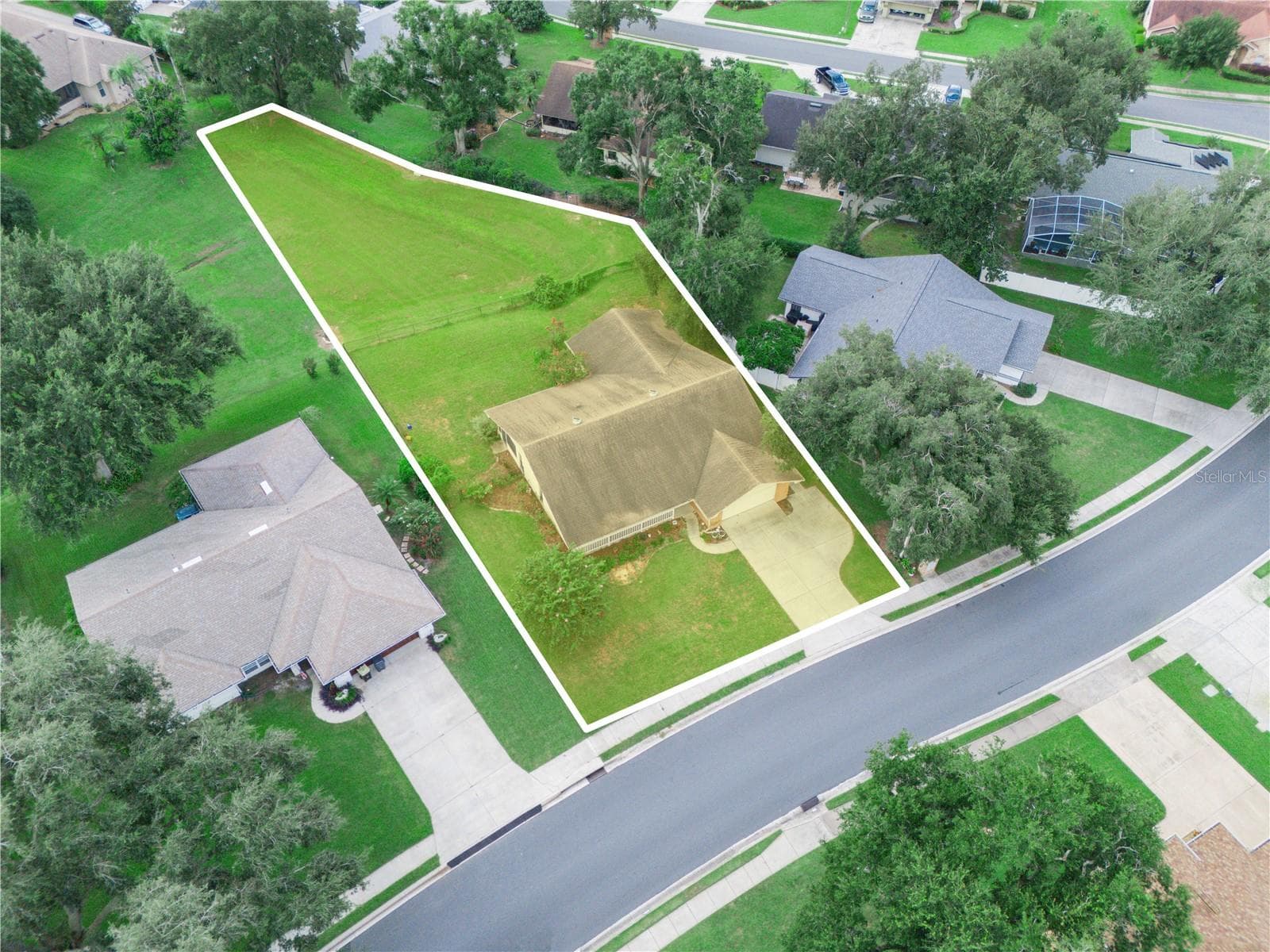 Single Family Residence at 5657 BLOOMFIELD BLVD, LAKELAND, photo 30 of 32