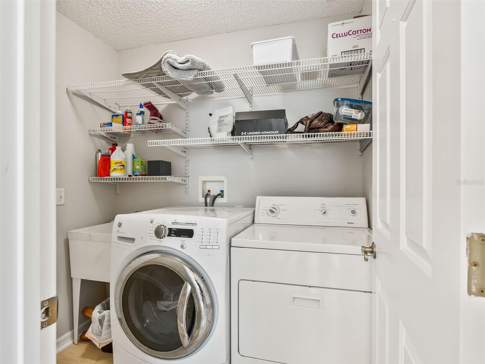 Laundry with garage access - 1311 TRINIDAD CT, THE VILLAGES