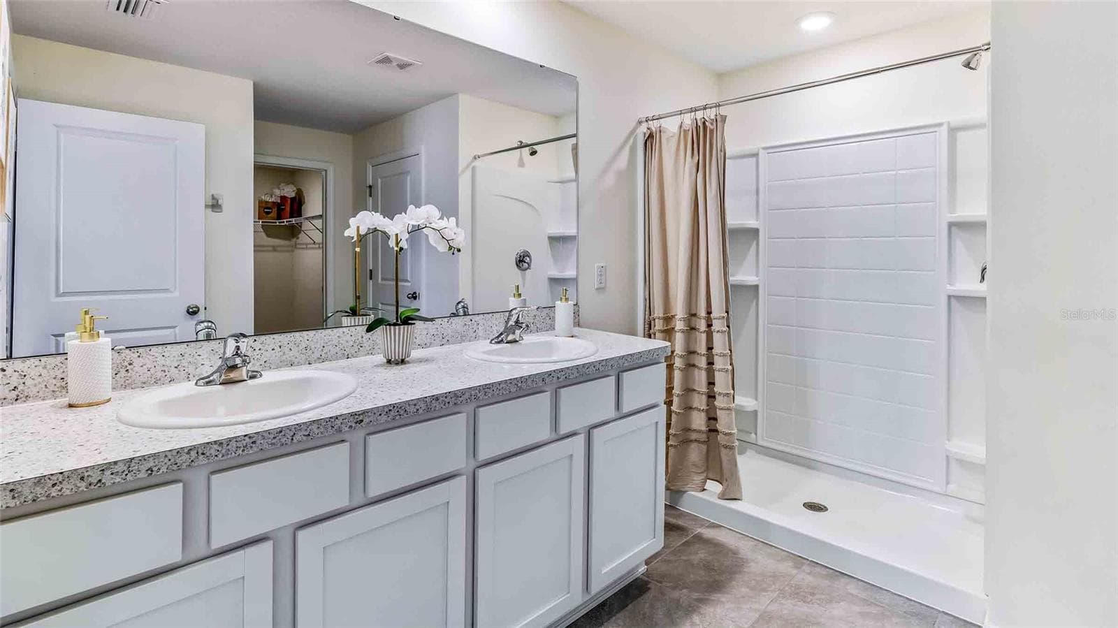 Single Family Residence at 35603 BRICK CHURCH LOOP, DADE CITY, photo 13 of 19