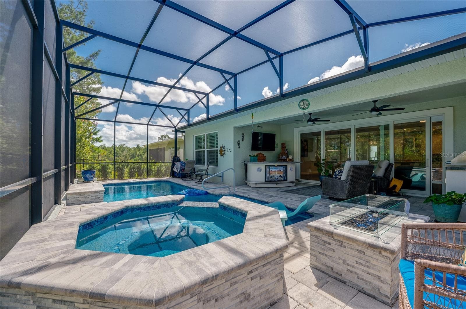 Screened and heated with fire pit - 1254 VENICE CT, DELAND