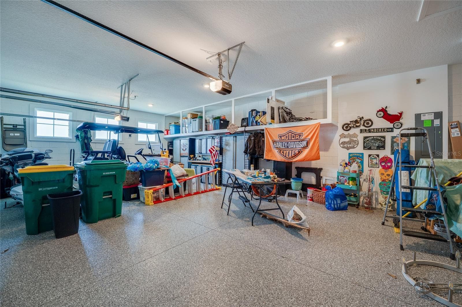 3 car garage with storage - 1254 VENICE CT, DELAND